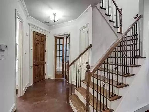 3rd image of 5556 Martel Ave
