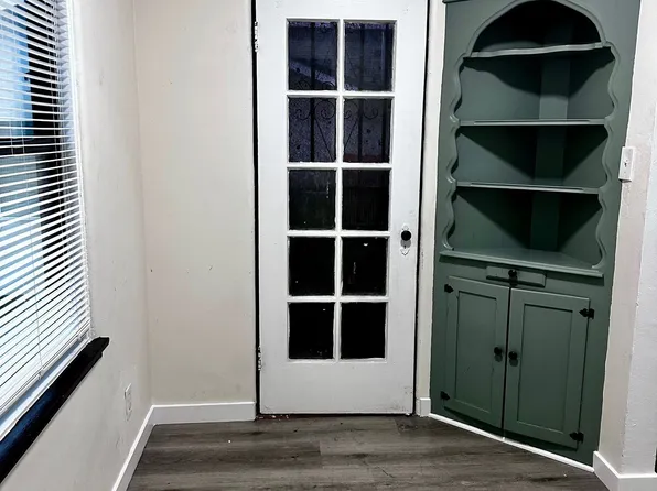 3195 Pine Ave, Long Beach, CA 90807