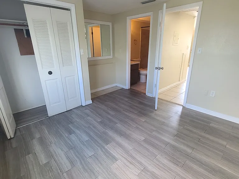 4809 Grand Blvd #14 — Photo 1