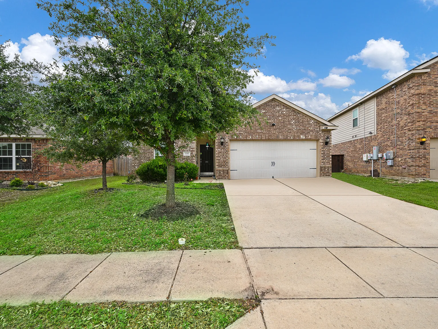 3 bed, 1602 sqft, $2,000 — Photo 1
