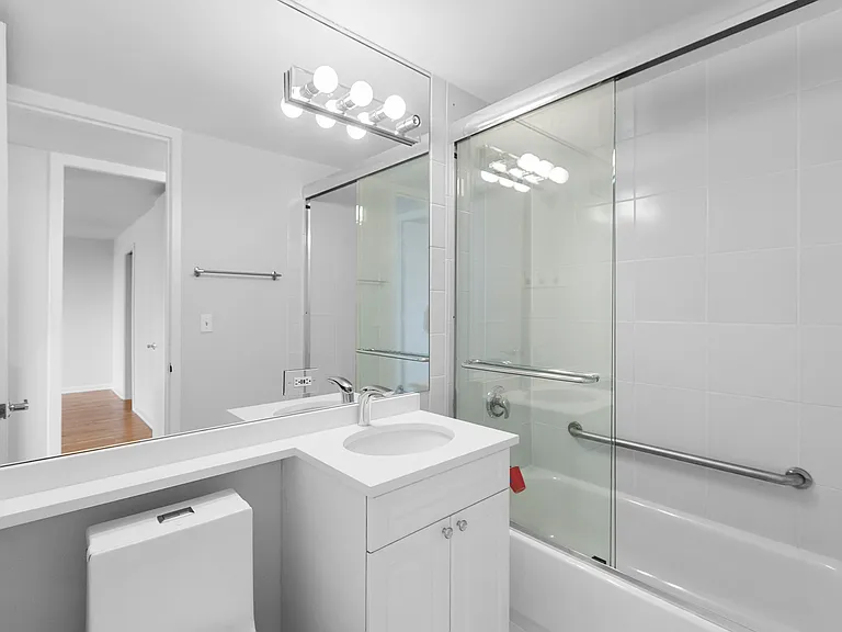 1345 N Dearborn St #15F — Photo 1
