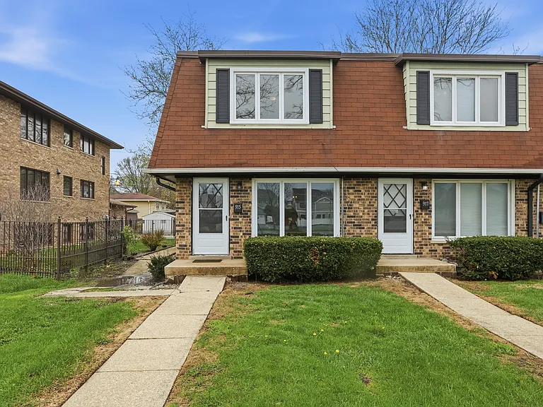 923 S La Grange Rd — Photo 2