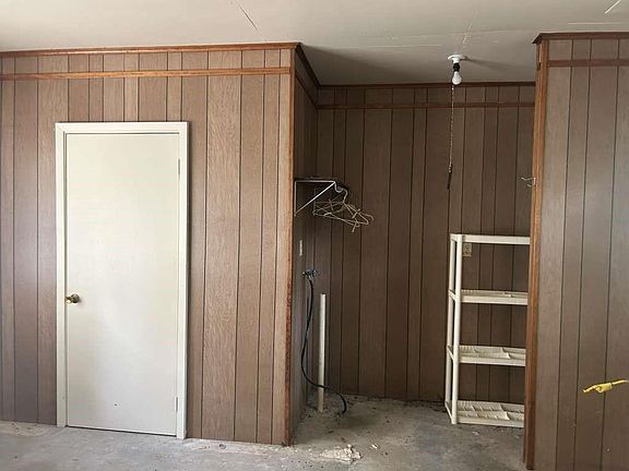 5th image of 1806 S Elizabeth Ave