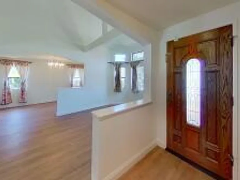3012 Wauneta St — Photo 2
