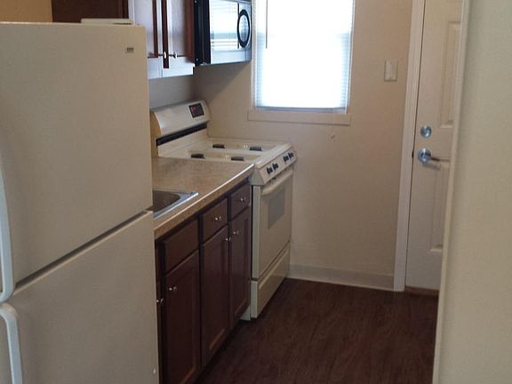 2nd image of 6 W 71st Pl