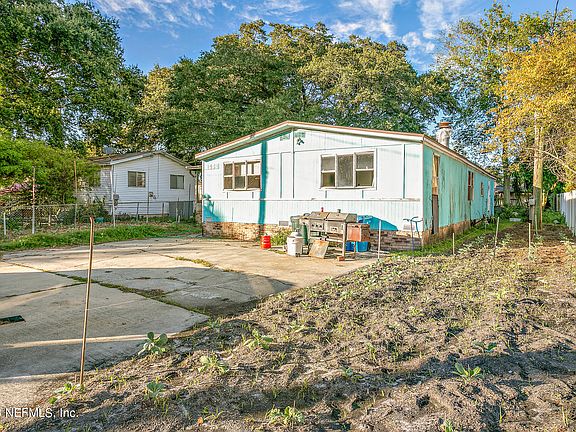 5th image of 1451 ROXIE Street