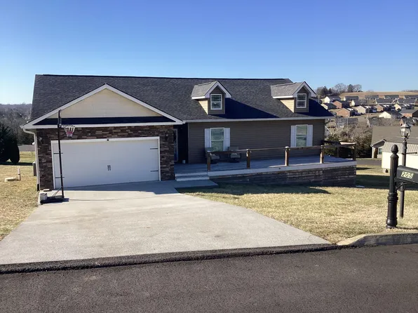 205 Clear Creek Rd, Kodak, TN 37764