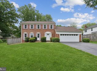 1715 Pebble Beach Dr, Vienna, VA 22182