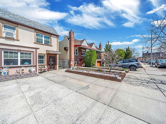 2nd image of 8605 77th Avenue