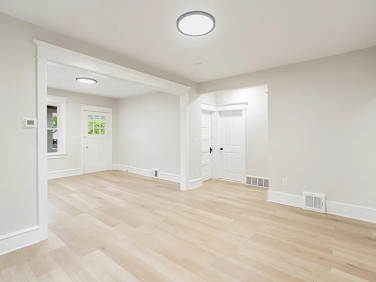 1638 Lexington Ave — Photo 10