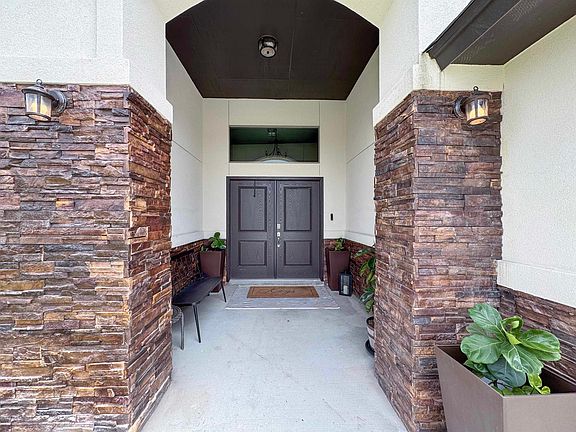 5th image of 503 Placido Dr