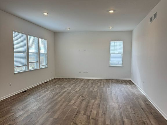 3rd image of 11297 Green Pl