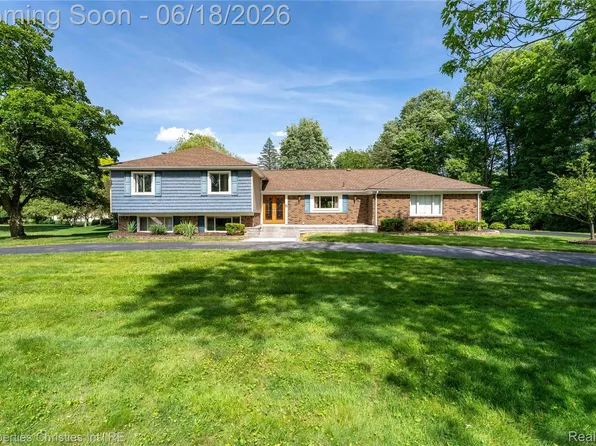 30130 Marimoor St, Beverly Hills, MI 48025