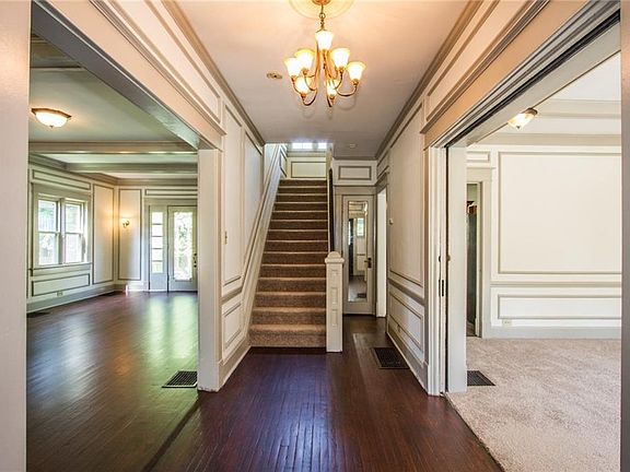 3rd image of 3058 Washington Blvd