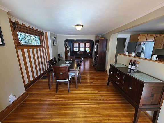 4th image of 15 Crosby Ave