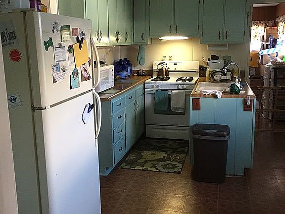 5th image of 452 E Green St