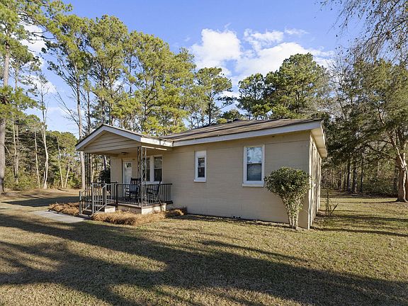 3rd image of 3574 Kitford Rd