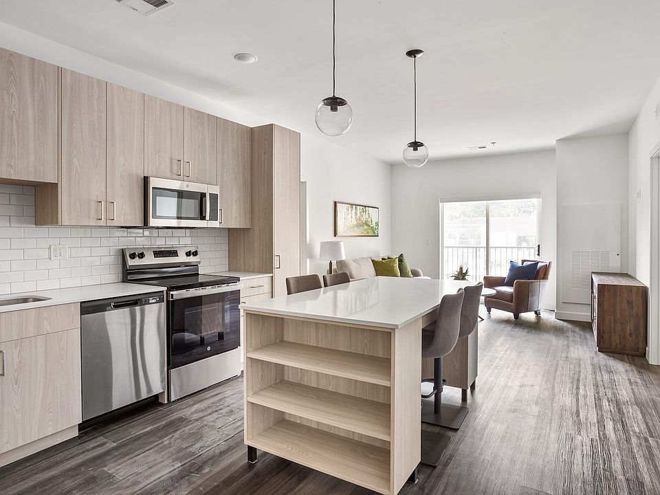 Station 250 apartments community photo