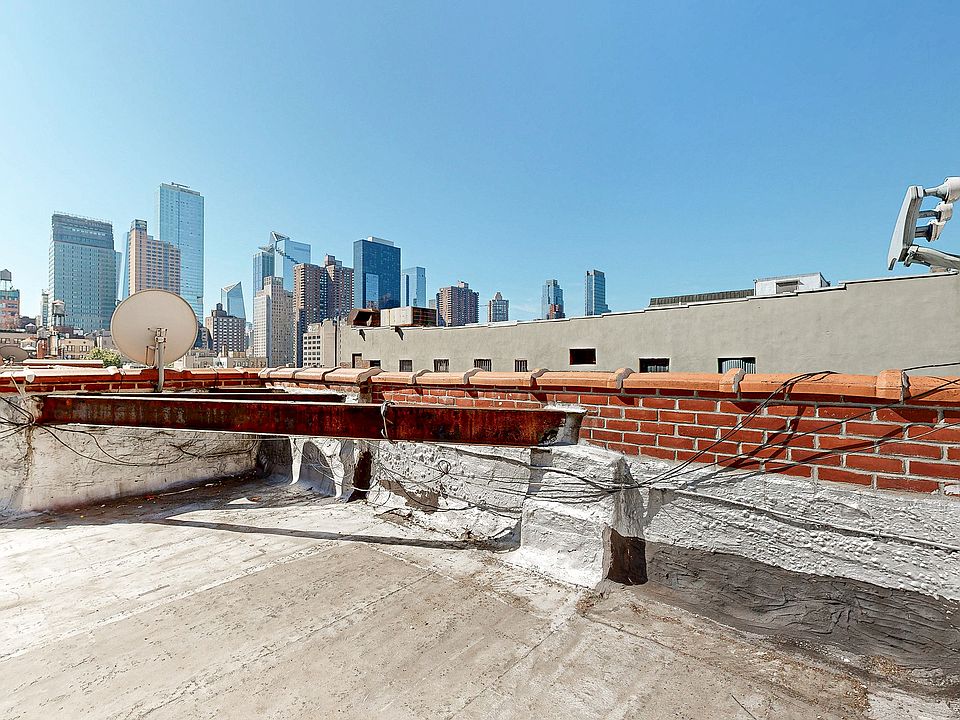 1st image of 312 W 48th St APT 35