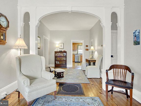 5th image of 1008 Franklin St