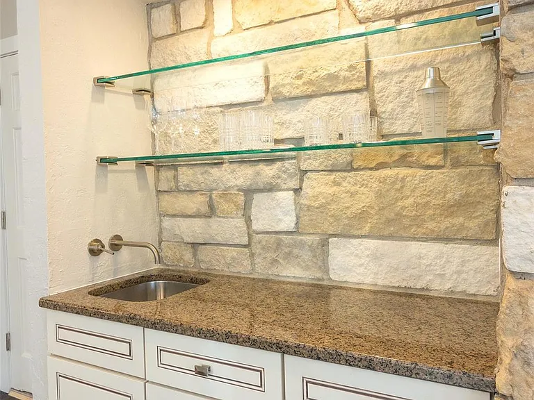 2410 Enfield Rd #10 — Photo 21