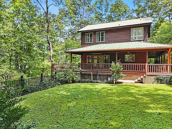 2nd image of 384 Mountain Laurel Dr
