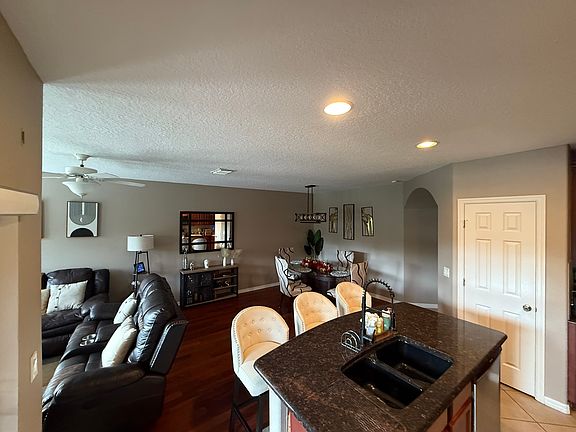 3rd image of 4240 Windsor Lake Cir