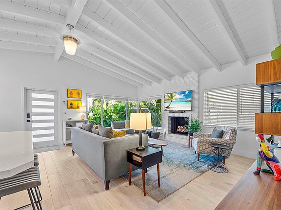 5th image of 1033 NE 16 Avenue