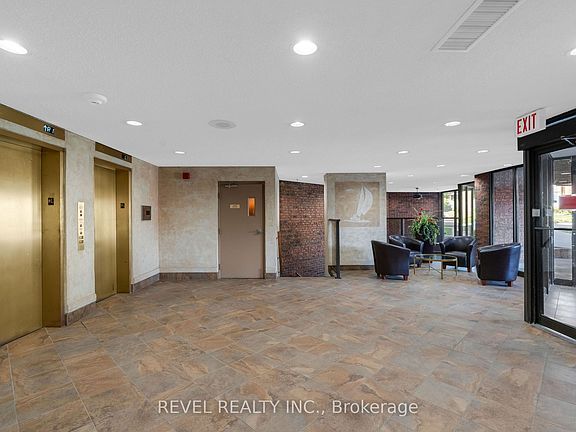 2nd image of 181 Collier St #305