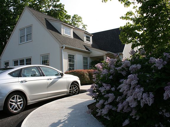 5th image of 78 White St