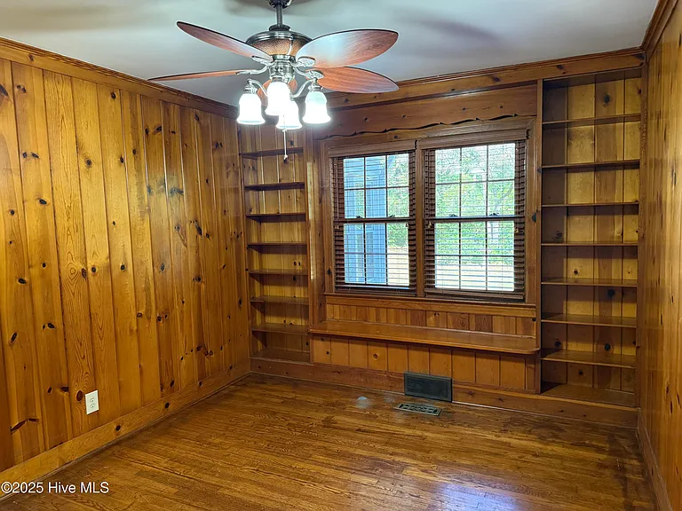 4708 Trent Woods Dr — Photo 11