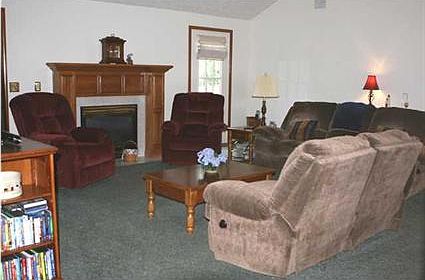 3rd image of 10446 Hickory Ln