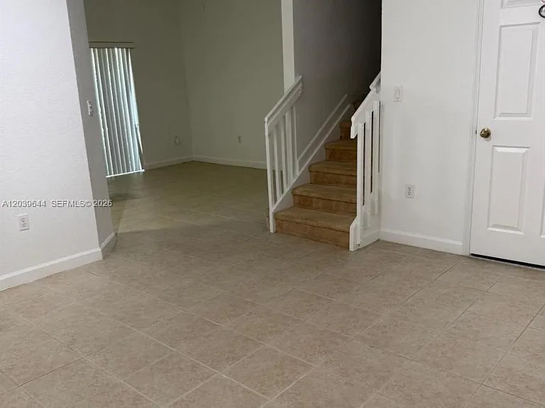 22270 SW 93rd Pl — Photo 2
