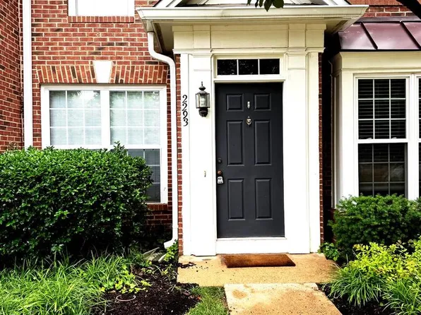 2293 Village Crossing Rd, Falls Church, VA 22043