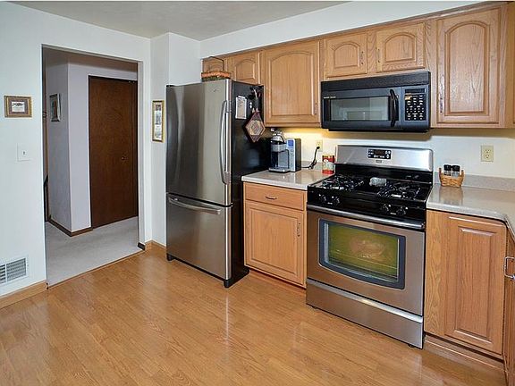 5th image of 4061 Greenridge Dr