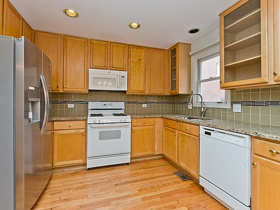 5th image of 1808 W Diversey Pkwy APT G