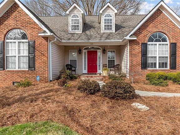 2nd image of 135 Millers Crossing Ct