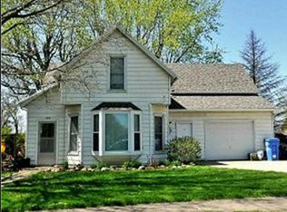320 N Central Ave, Lacona, IA 50139