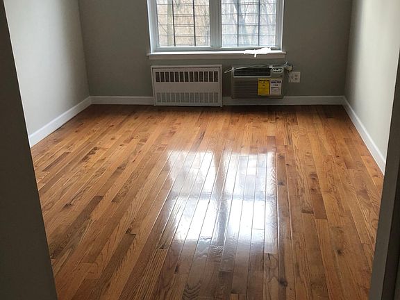 4th image of 4430 Douglaston Pkwy APT 2H