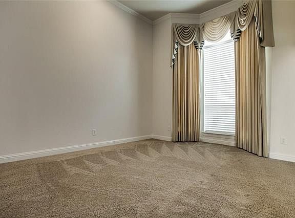 2nd image of 121 Devenshire Dr