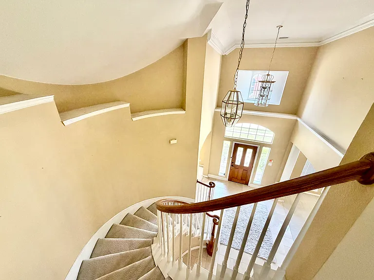 525 Salisbury Dr — Photo 7
