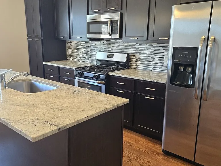 2309 N Leavitt St #3 — Photo 3