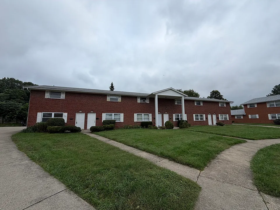 210 Skokiaan Dr