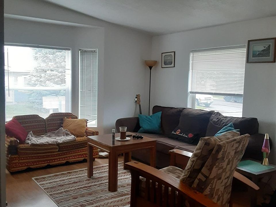 Living room 1, one of two Living rooms