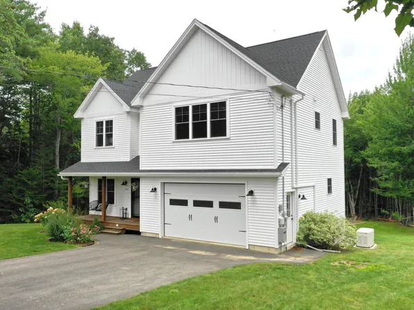 33 Acorn Drive, Hampden, ME 04444