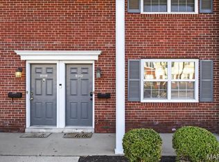 8912 N Swan Cir, Saint Louis, MO 63144