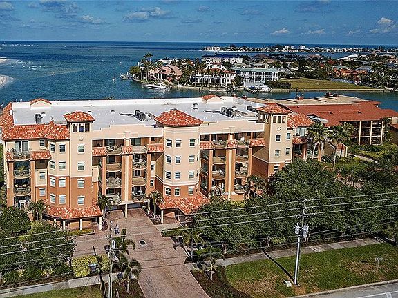 2nd image of 1090 Pinellas Bayway S APT B8