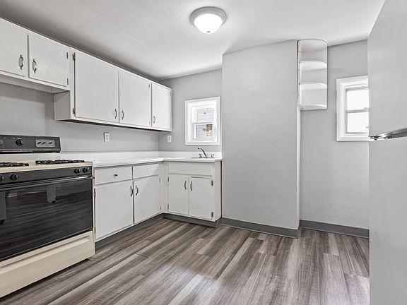 4th image of 2903 Sussex Ave #2