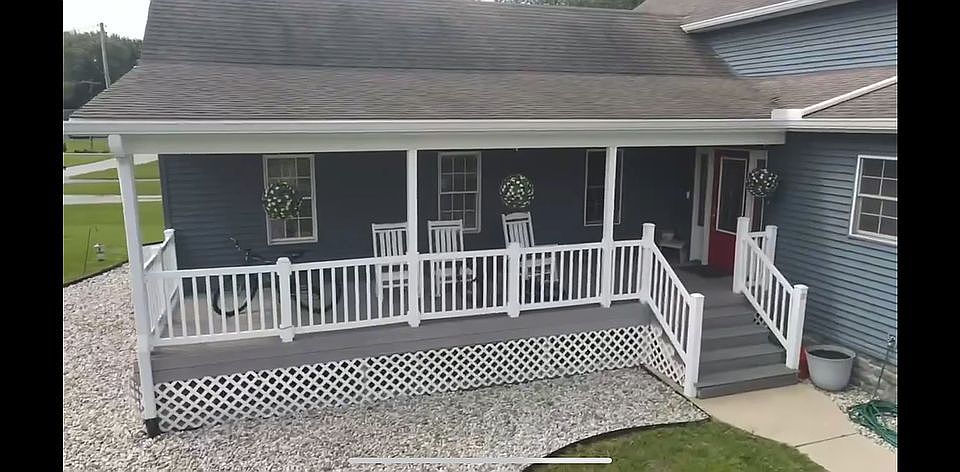 2nd image of 2755 Sequoia Rd