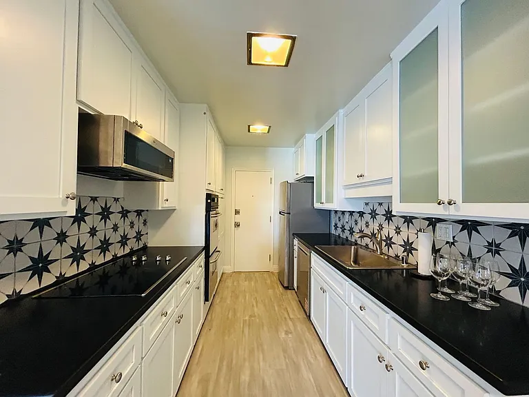 10725 Ohio Ave #301 — Photo 9